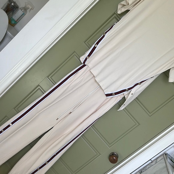 ICEBERG.     Yacht Ready.  ❤️Off the chain!  Euc    You get both see sizes - Picture 3 of 13